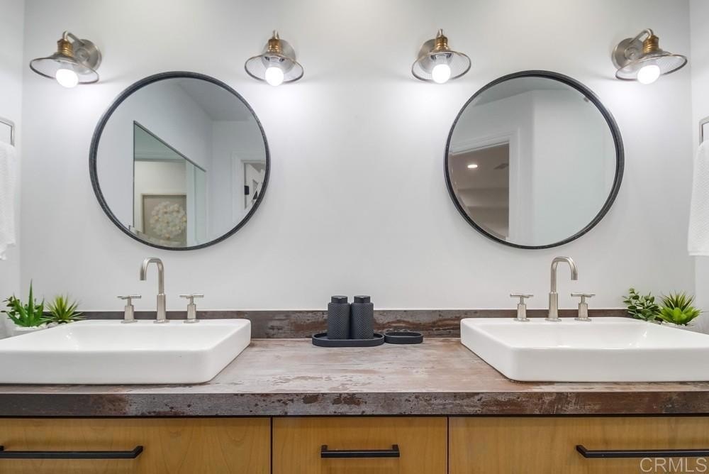 Coronado, California, 92118, United States, 2 Bedrooms Bedrooms, ,2 BathroomsBathrooms,Residential,For Sale,1794986