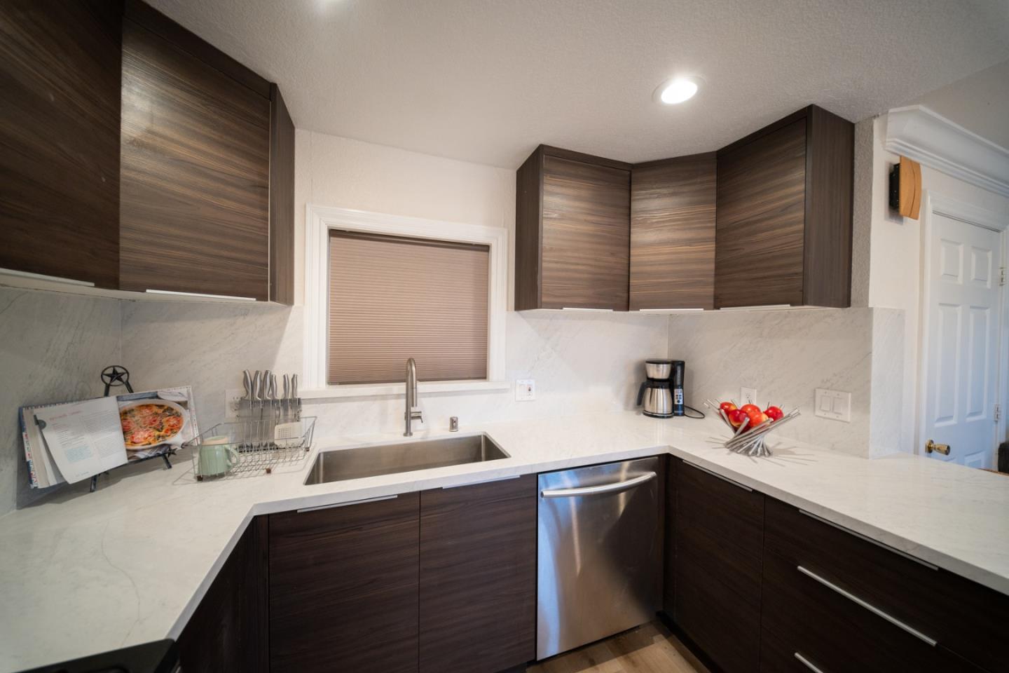 Pacifica, California, 94044, United States, 4 Bedrooms Bedrooms, ,5 BathroomsBathrooms,Residential,For Sale,1988346