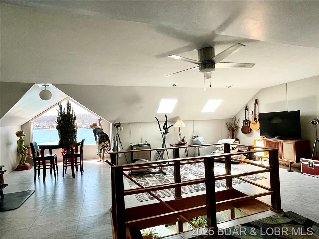 Gravois Mills, Missouri, 65037, United States, 5 Bedrooms Bedrooms, ,4 BathroomsBathrooms,Residential,For Sale,1829995