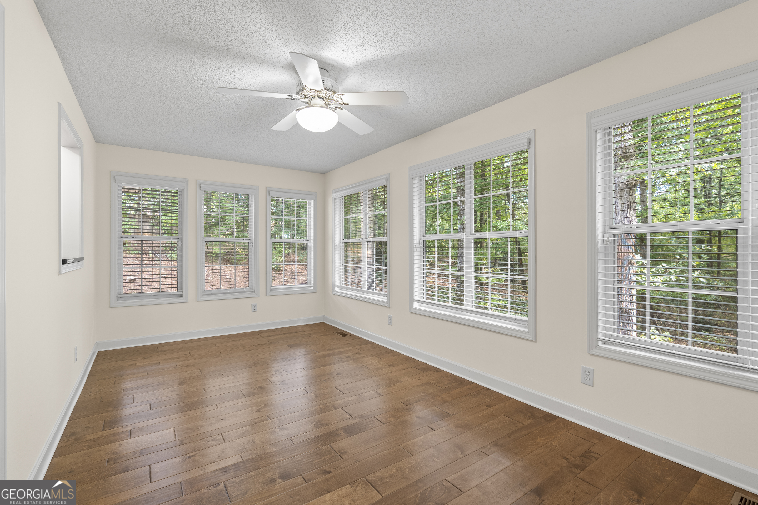 Sharpsburg, Georgia, 30277, United States, 3 Bedrooms Bedrooms, ,3 BathroomsBathrooms,Residential,For Sale,1955891