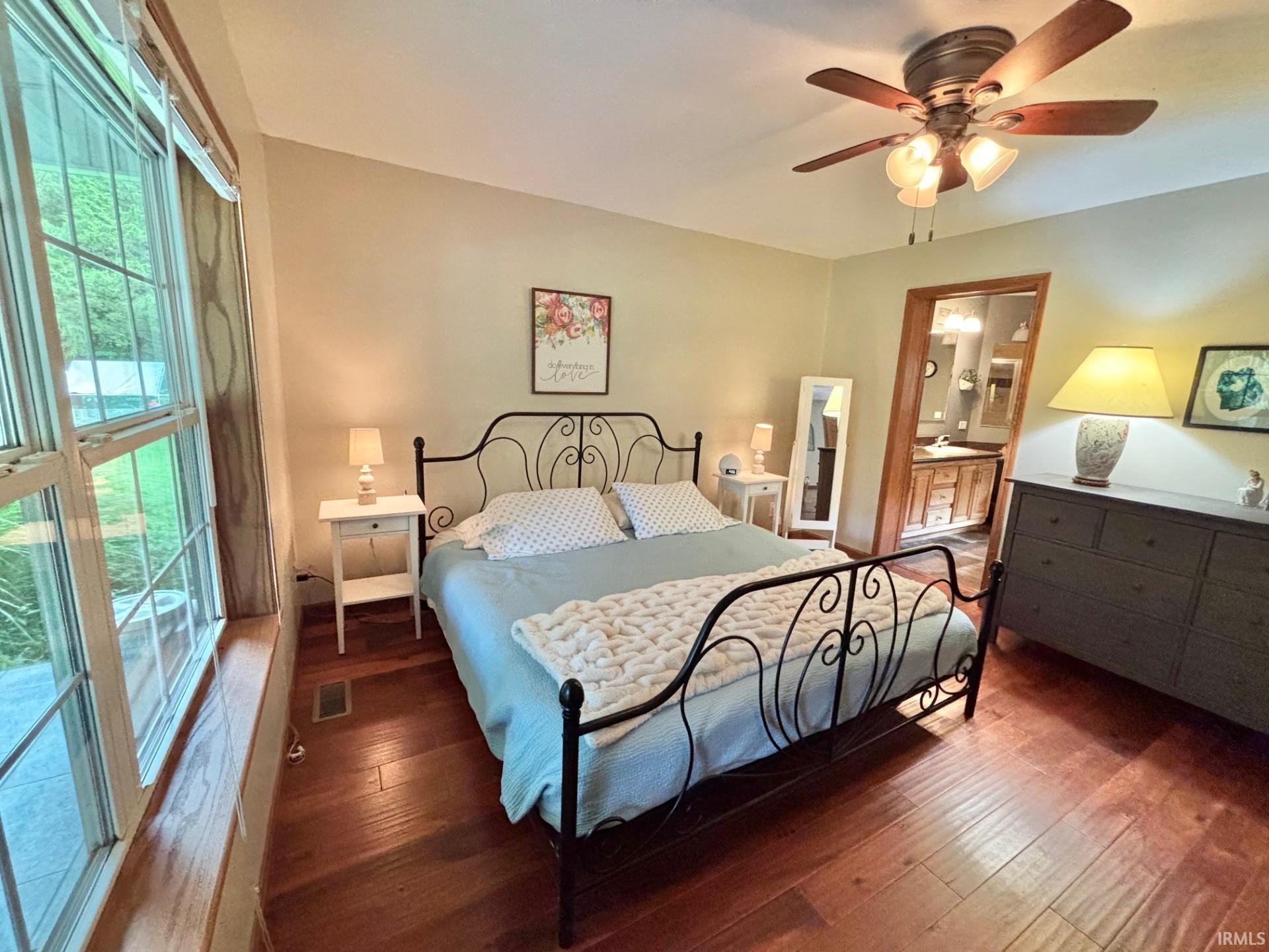 Bloomington, Indiana, 47403, United States, 3 Bedrooms Bedrooms, ,2 BathroomsBathrooms,Residential,For Sale,1904289
