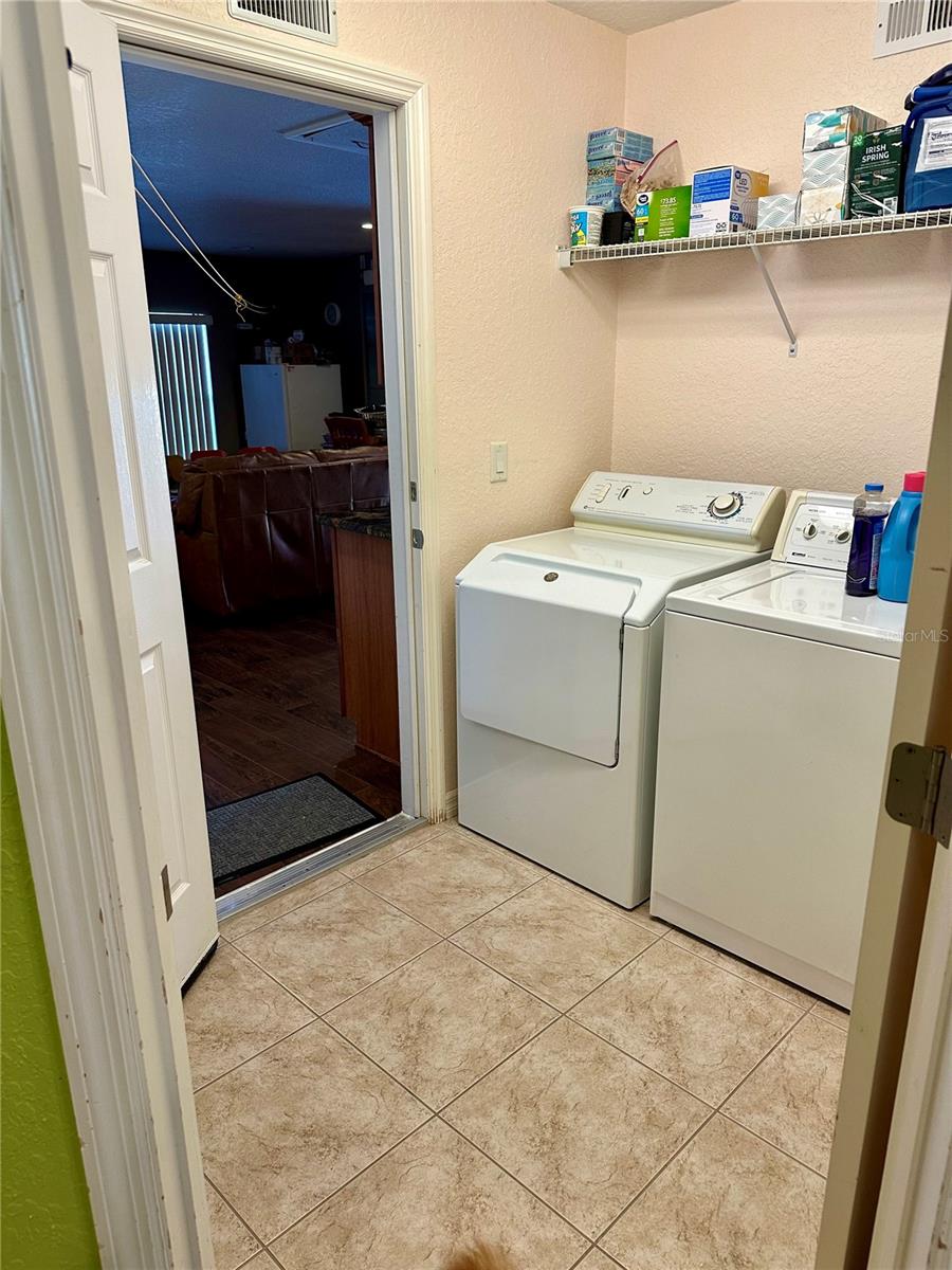 OCALA, Florida, 34473, United States, 4 Bedrooms Bedrooms, ,2 BathroomsBathrooms,Residential,For Sale,2006347