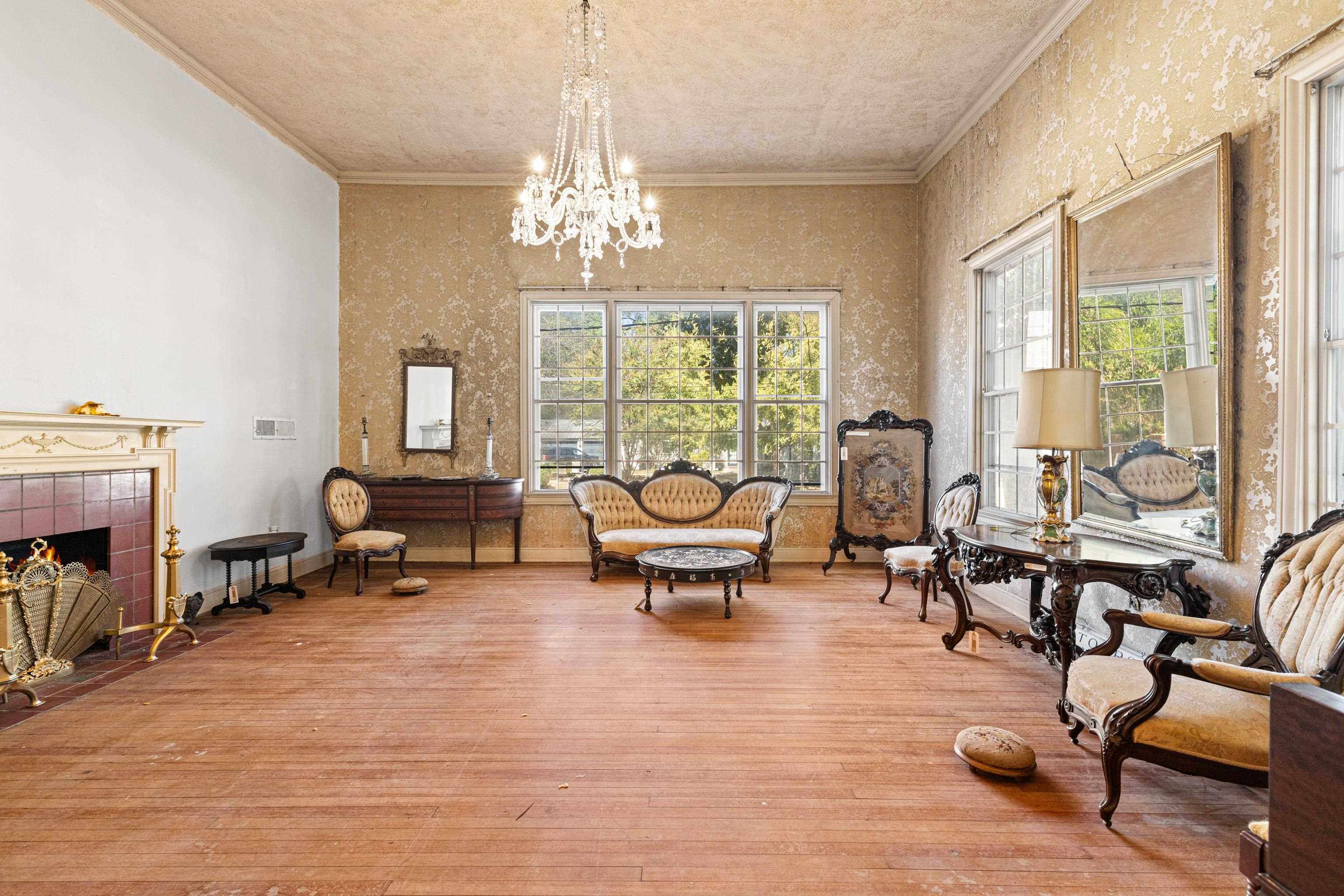 Jefferson, Texas, 75657, United States, 5 Bedrooms Bedrooms, ,5 BathroomsBathrooms,Residential,For Sale,1978271