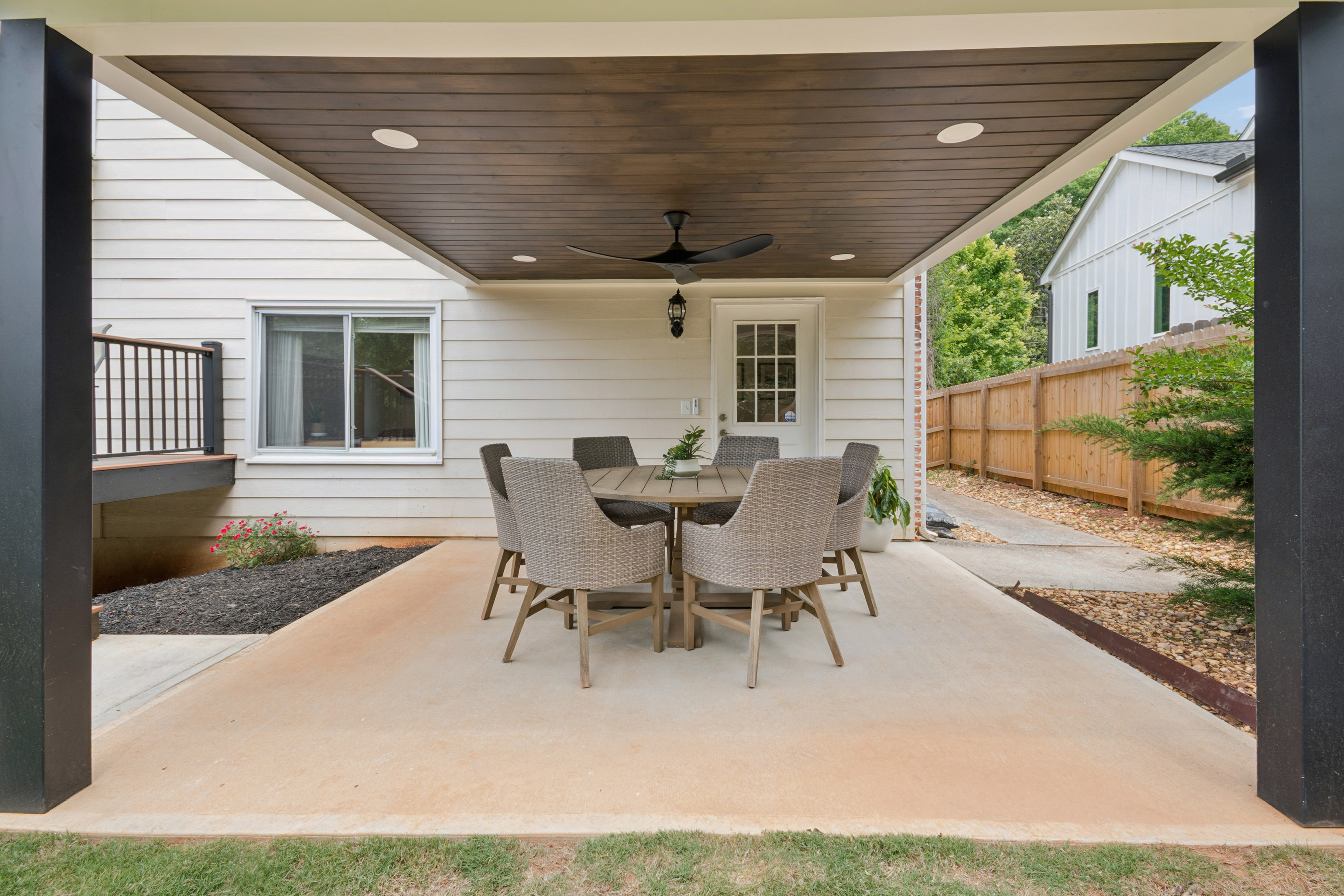  Charming Brookhaven Home with Masterfully Renovated Kitchen - 物件實景