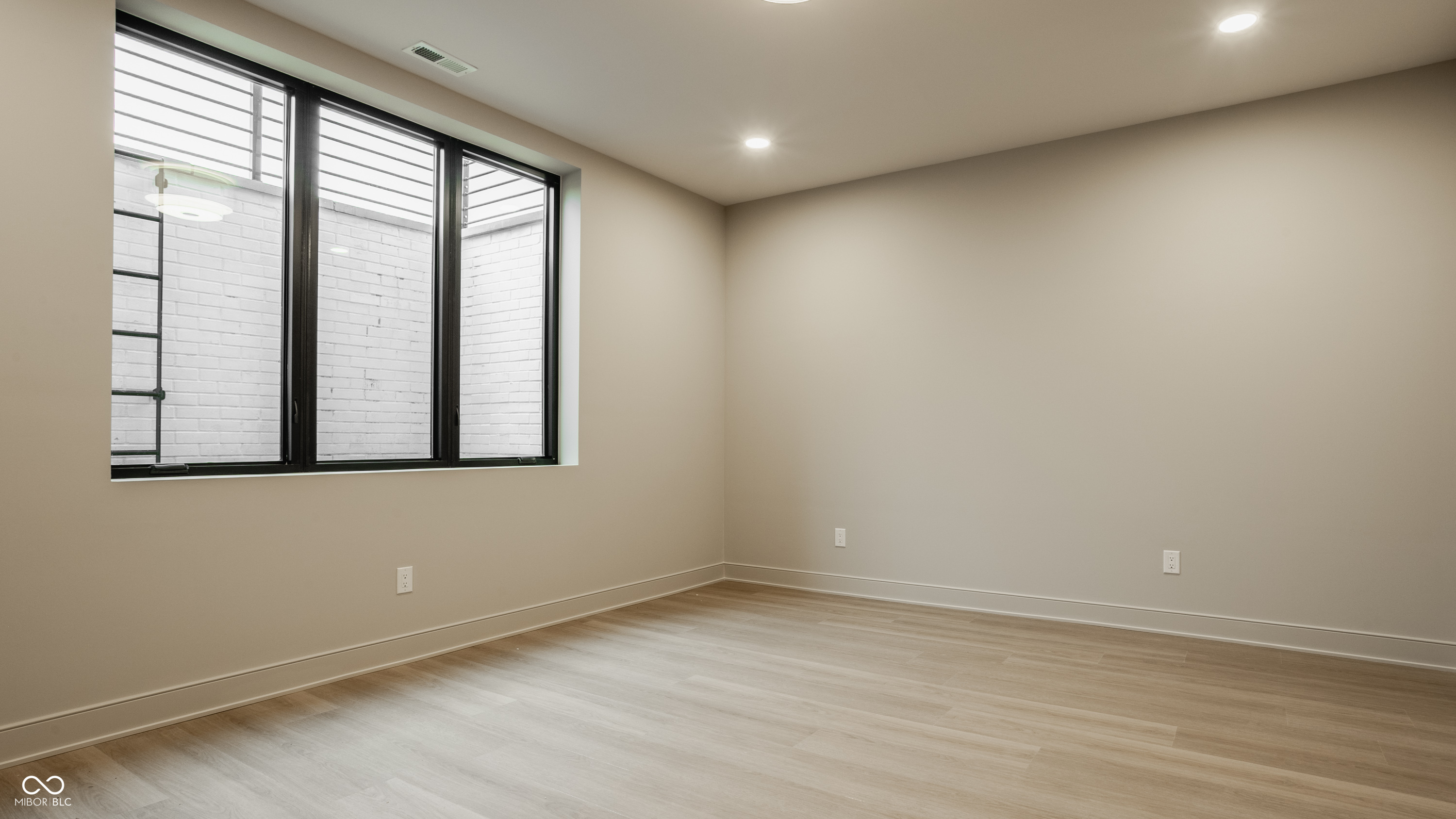 Bargersville, Indiana, 46106, United States, 5 Bedrooms Bedrooms, ,6 BathroomsBathrooms,Residential,For Sale,1977428