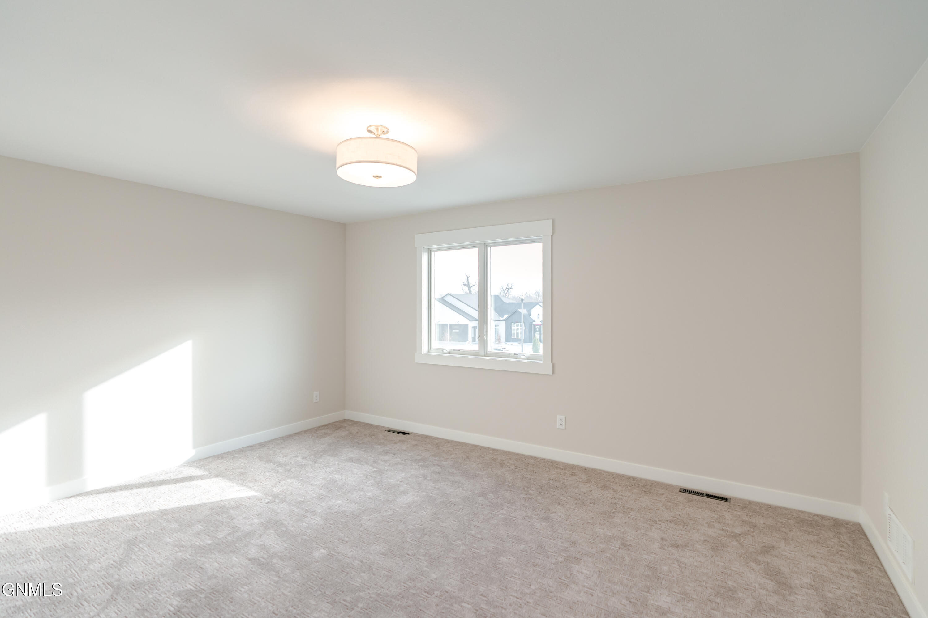 Bismarck, North Dakota, 58504, United States, 3 Bedrooms Bedrooms, ,3 BathroomsBathrooms,Residential,For Sale,2032789