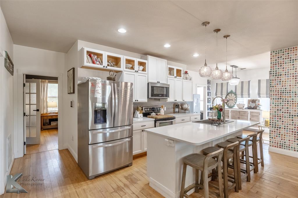 Buffalo Gap, Texas, 79508, United States, 5 Bedrooms Bedrooms, ,4 BathroomsBathrooms,Residential,For Sale,1918227