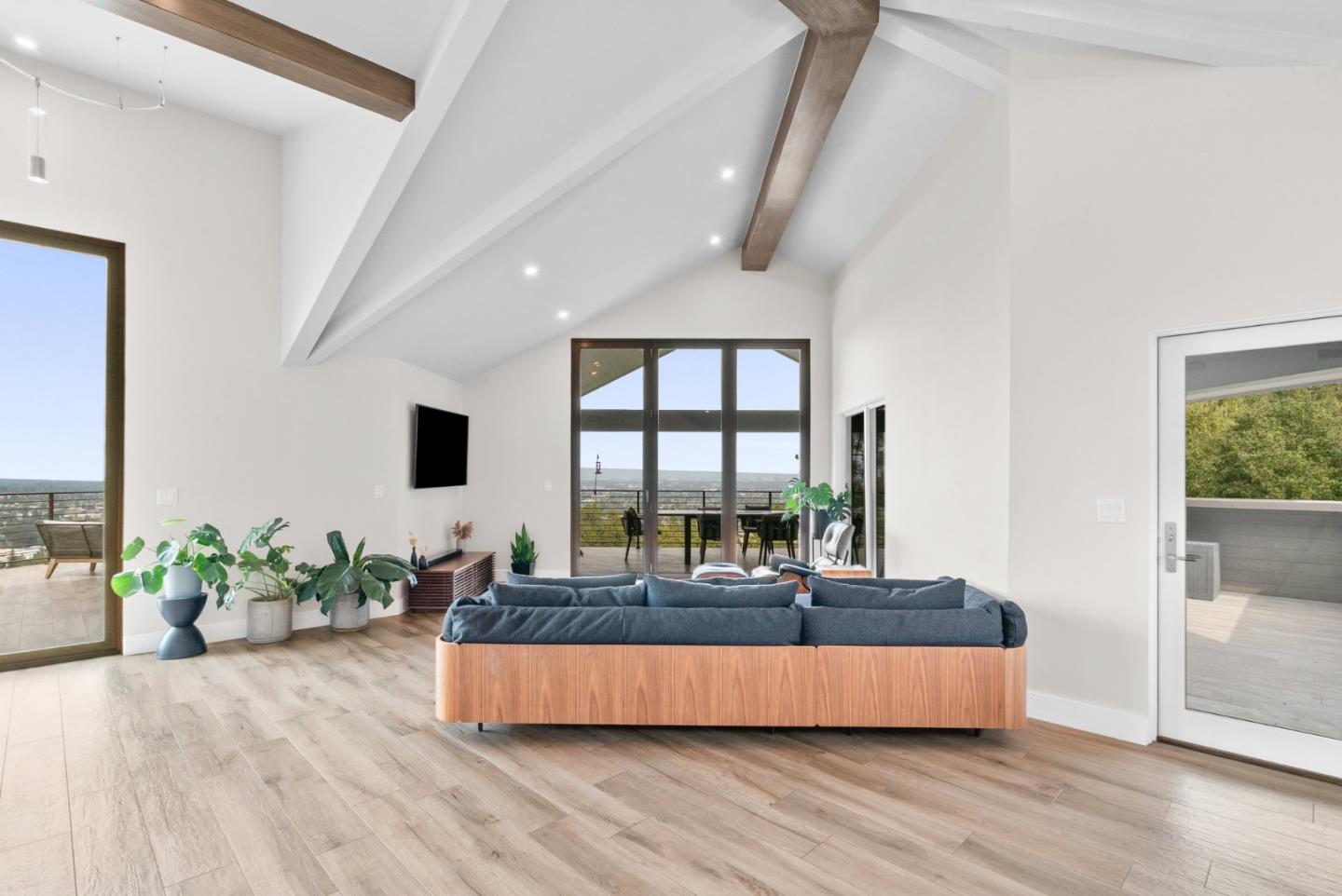 Los Gatos, California, 95030, United States, 5 Bedrooms Bedrooms, ,6 BathroomsBathrooms,Residential,For Sale,1997013