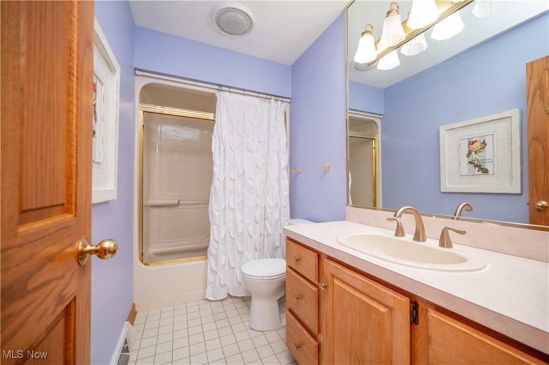 Canfield, Ohio, 44406, United States, 4 Bedrooms Bedrooms, ,3 BathroomsBathrooms,Residential,For Sale,1976342