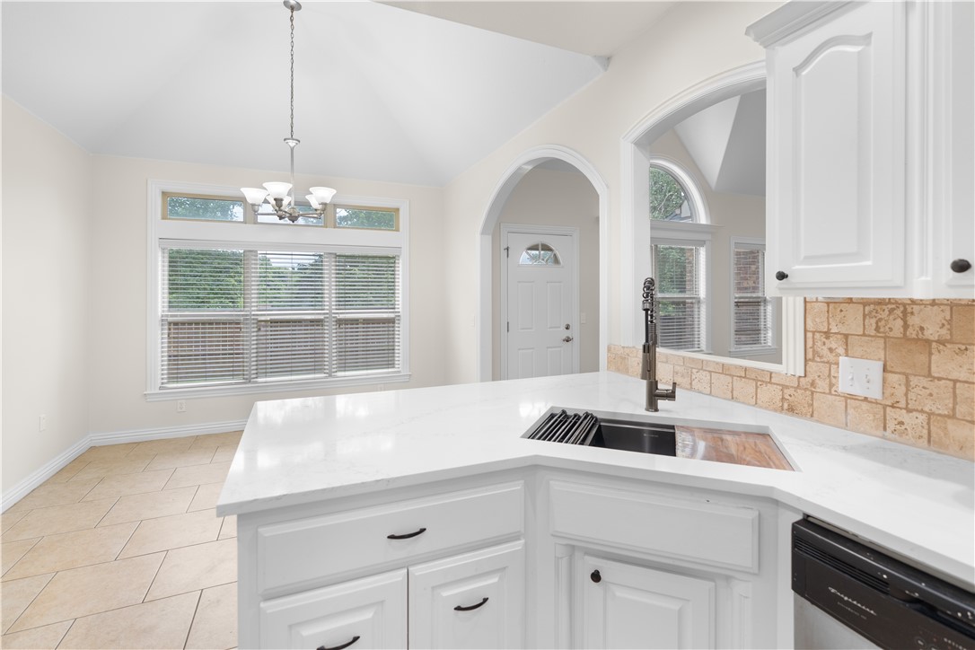 Fayetteville, Arkansas, 72704, United States, 5 Bedrooms Bedrooms, ,4 BathroomsBathrooms,Residential,For Sale,1877599