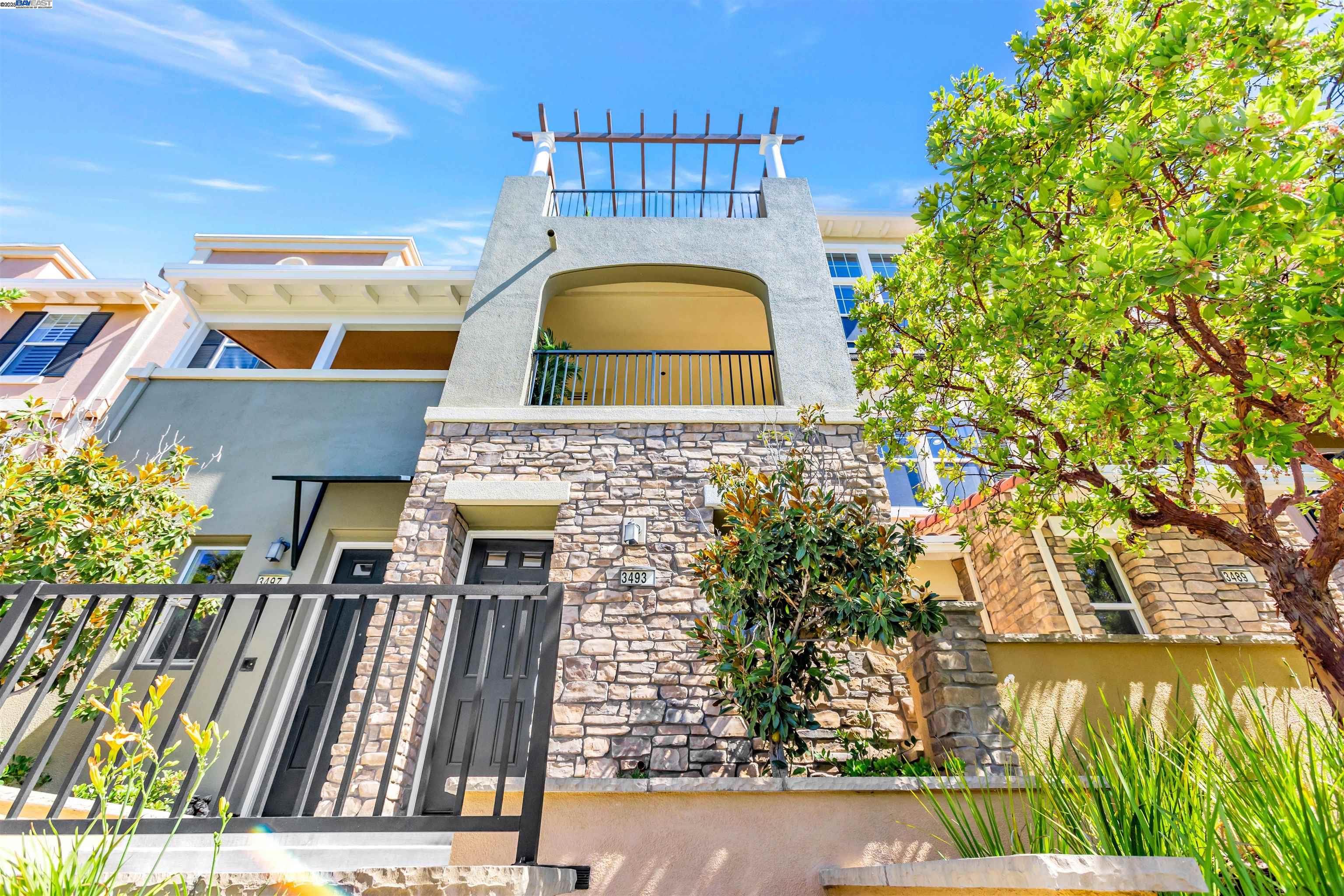 Dublin, California, 94568, United States, 2 Bedrooms Bedrooms, ,2 BathroomsBathrooms,Residential,For Sale,1997386