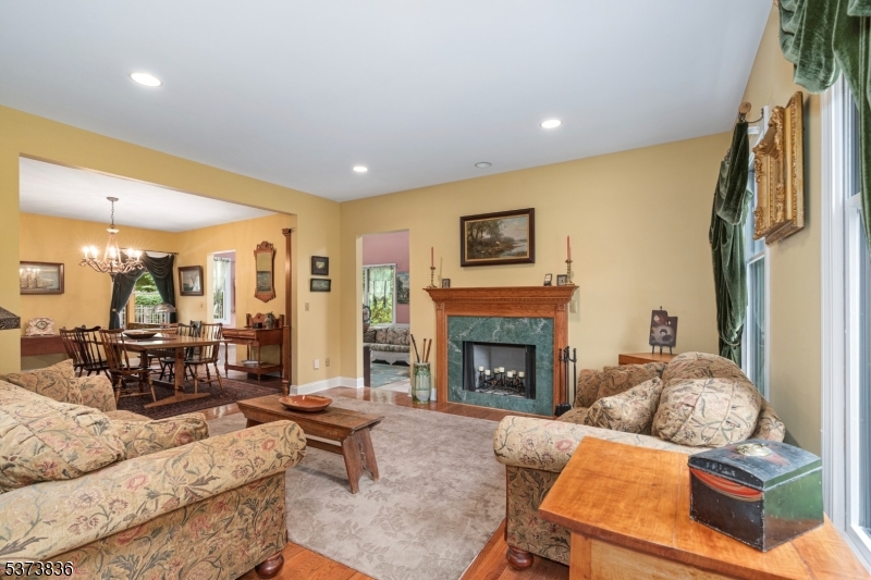 Hardyston Township, New Jersey, 07460, United States, 4 Bedrooms Bedrooms, ,4 BathroomsBathrooms,Residential,For Sale,1900804