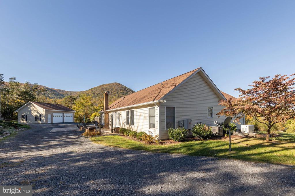 Strasburg, Virginia, 22657, United States, 2 Bedrooms Bedrooms, ,2 BathroomsBathrooms,Residential,For Sale,1996820