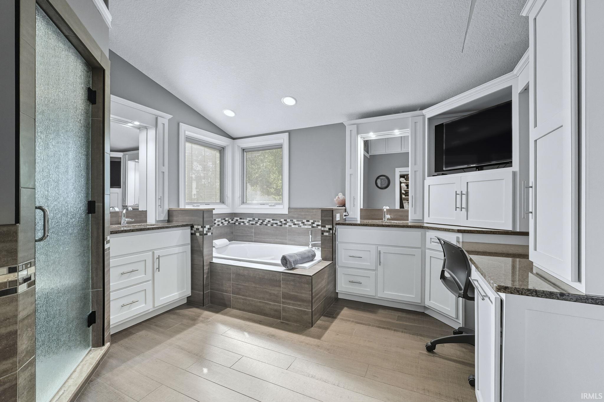 Auburn, Indiana, 46706-9510, United States, 4 Bedrooms Bedrooms, ,5 BathroomsBathrooms,Residential,For Sale,1984522