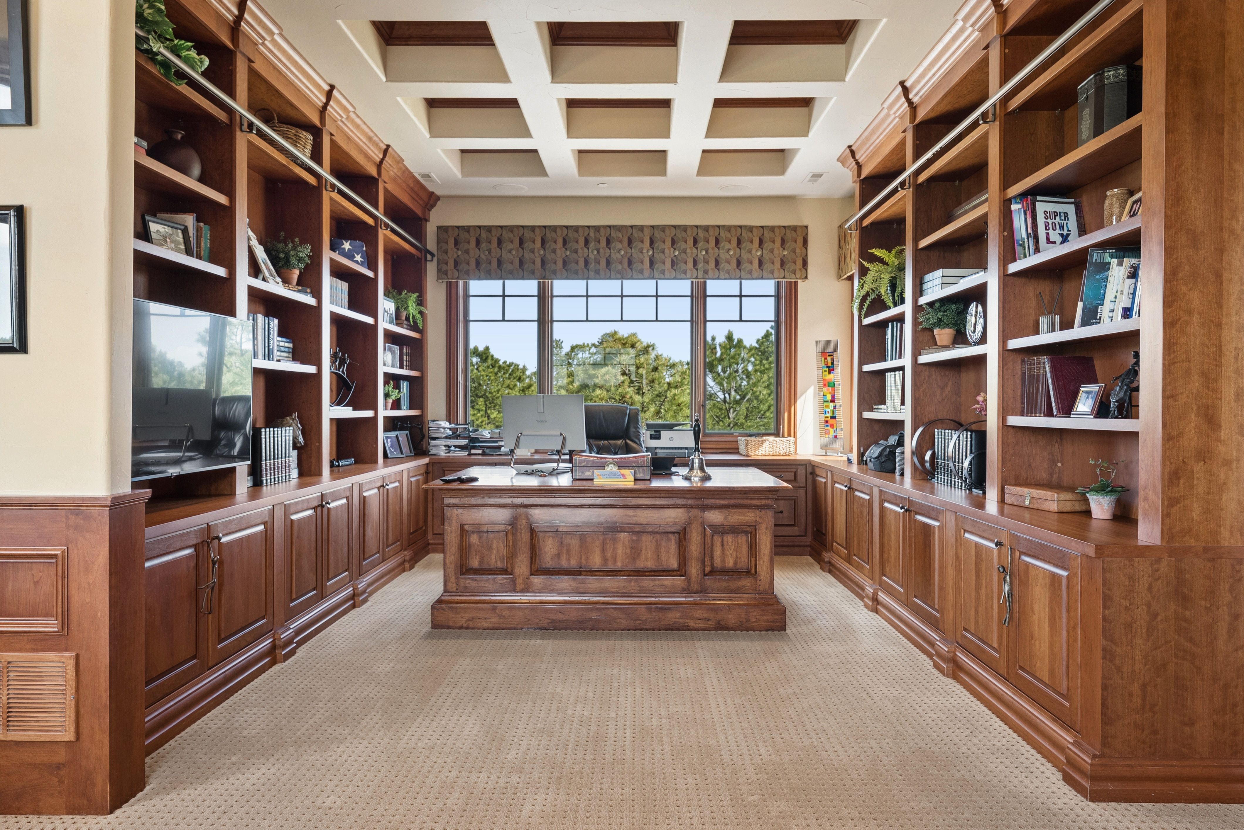  Extraordinary legacy estate on 2.59 private acres in Cathedral Pines - 物件實景