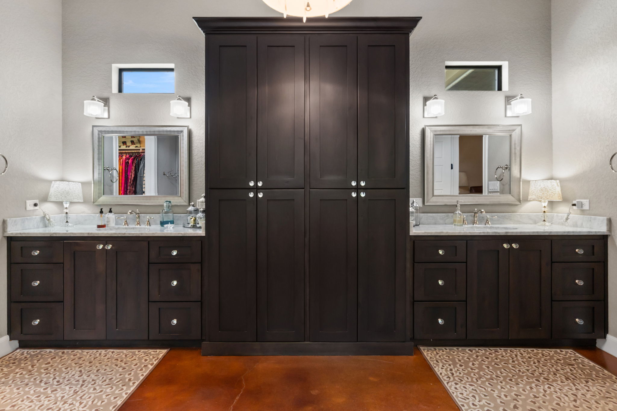  Private Hilltop Estate Overlooking Government Canyon - 物件實景