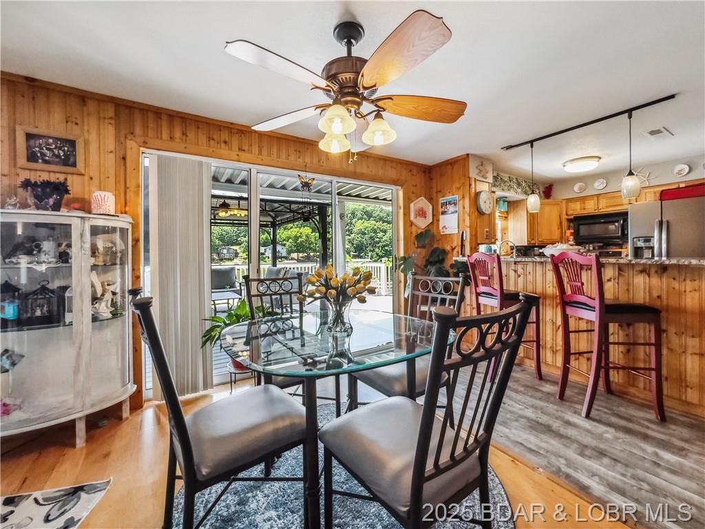 Camdenton, Missouri, 65020, United States, 3 Bedrooms Bedrooms, ,3 BathroomsBathrooms,Residential,For Sale,1849763