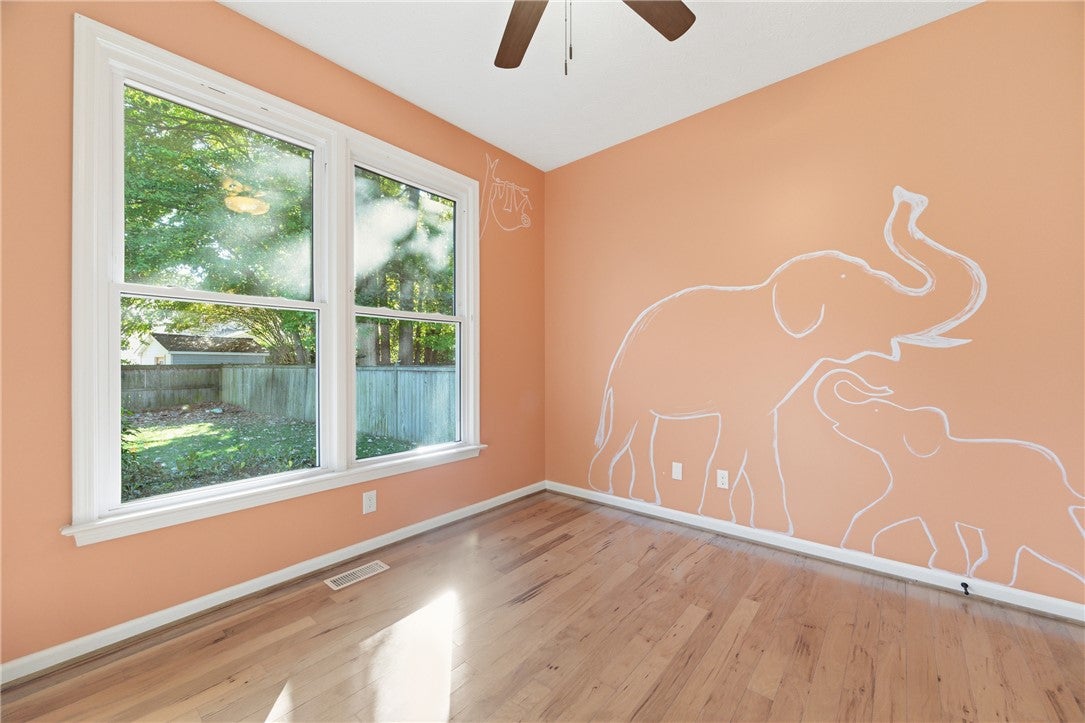 Yorktown, Virginia, 23693, United States, 6 Bedrooms Bedrooms, ,3 BathroomsBathrooms,Residential,For Sale,1987855