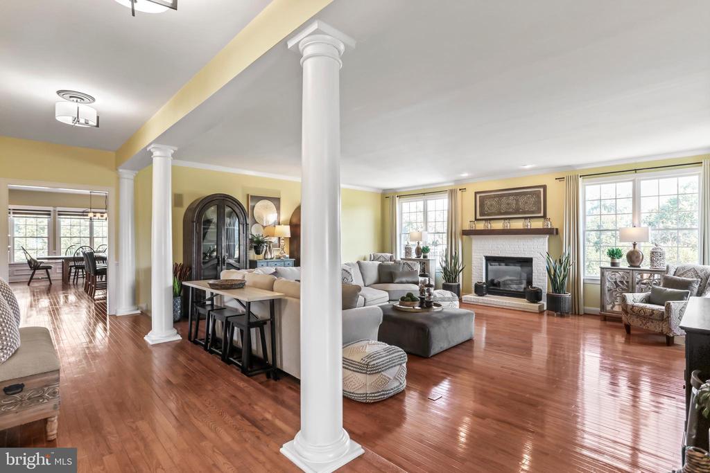 Waterford, Virginia, 20197, United States, 4 Bedrooms Bedrooms, ,5 BathroomsBathrooms,Residential,For Sale,1941290