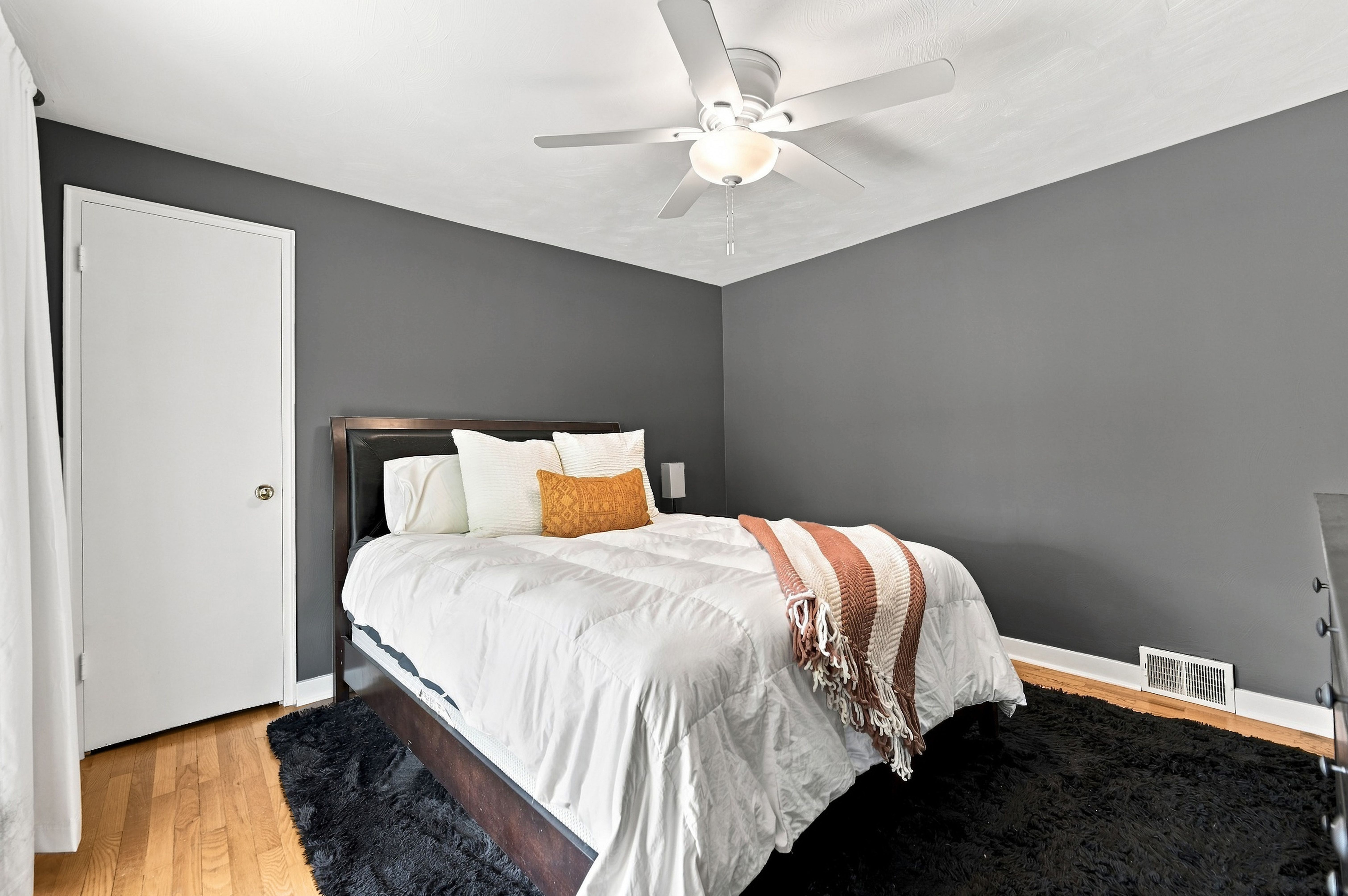  501 Sunnyland Avenue, Pittsburgh, PA 15227 - 物件實景