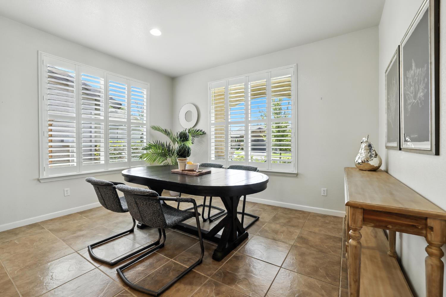 Elk Grove, California, 95757, United States, 2 Bedrooms Bedrooms, ,2 BathroomsBathrooms,Residential,For Sale,1901931