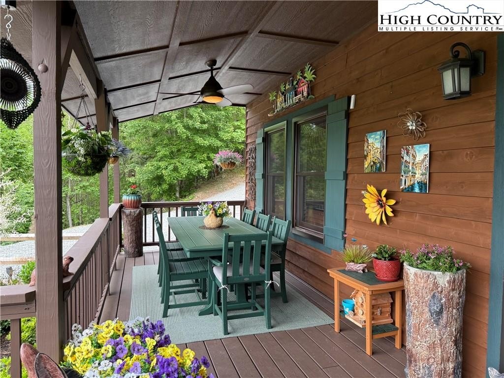 Elk Park, North Carolina, 28622, United States, 3 Bedrooms Bedrooms, ,3 BathroomsBathrooms,Residential,For Sale,1984406