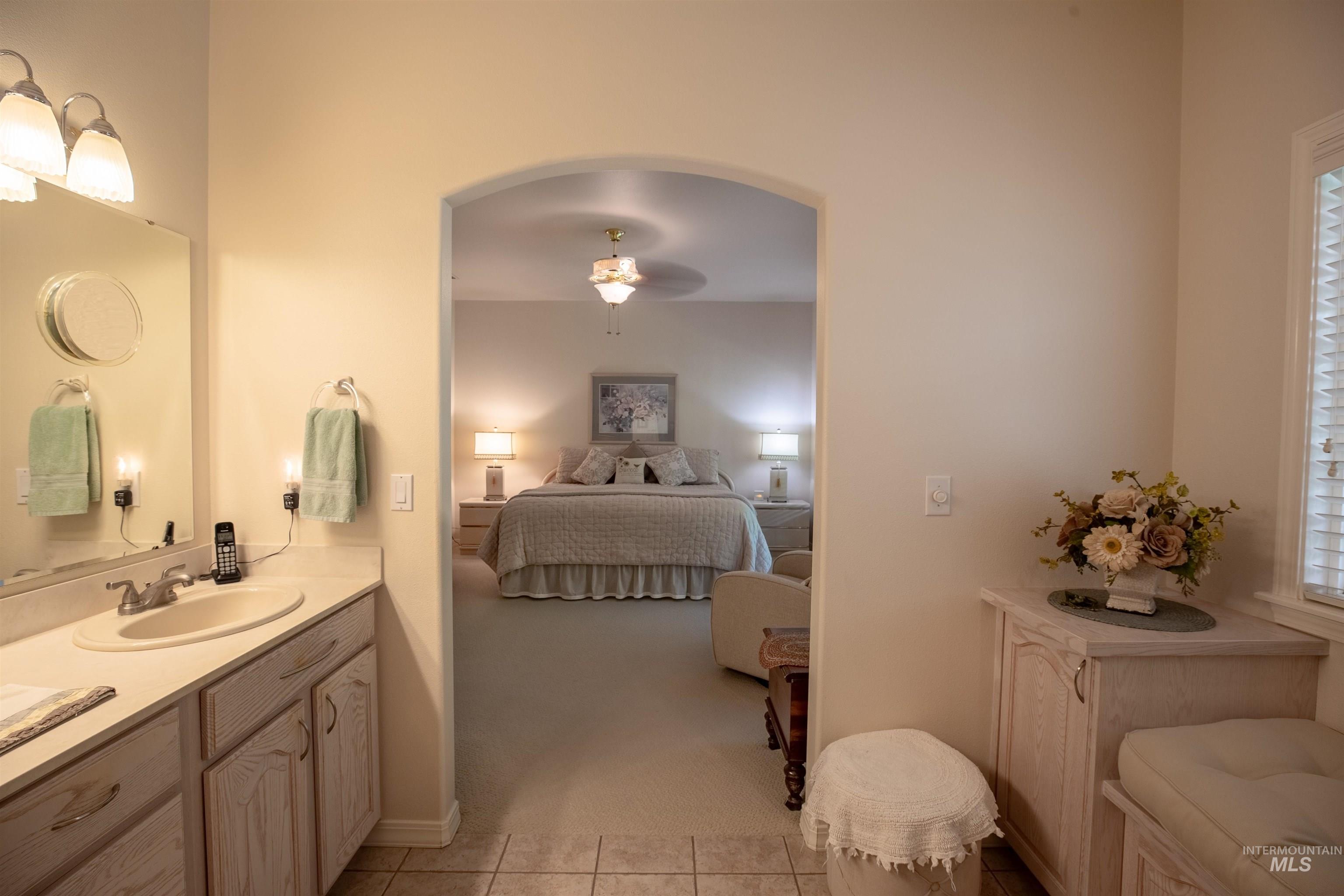 Meridian, Idaho, 83646, United States, 2 Bedrooms Bedrooms, ,Residential,For Sale,1889907