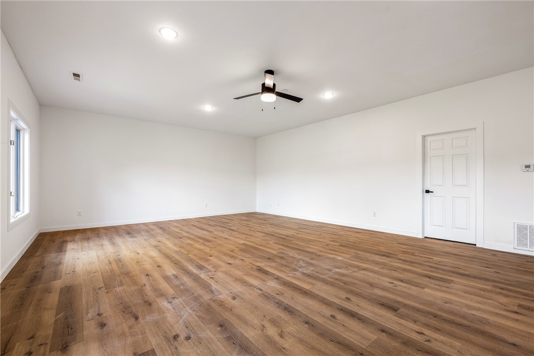 Bella Vista, Arkansas, 72715, United States, 3 Bedrooms Bedrooms, ,3 BathroomsBathrooms,Residential,For Sale,1918685