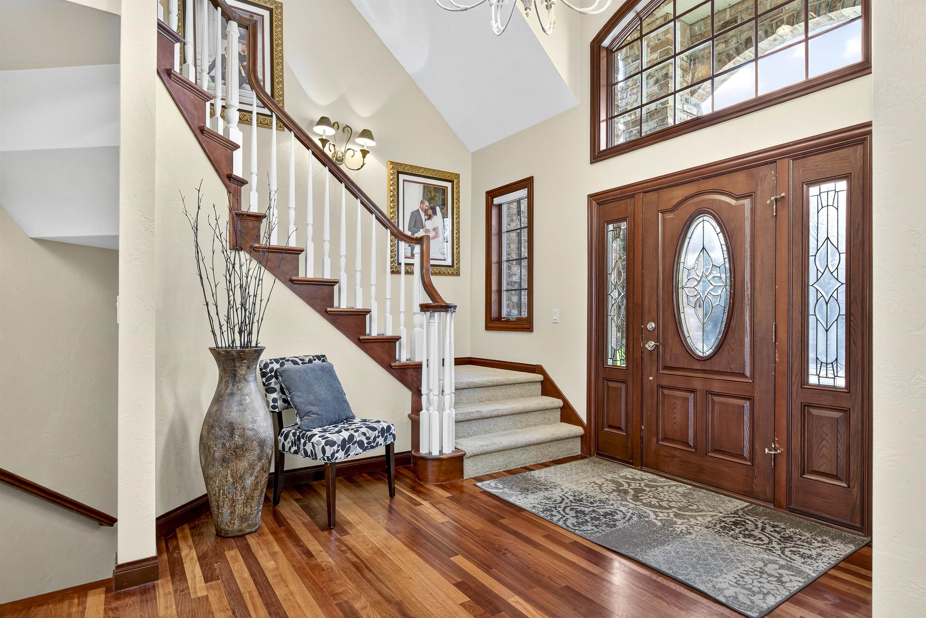 NEENAH, Wisconsin, 54956, United States, 5 Bedrooms Bedrooms, ,6 BathroomsBathrooms,Residential,For Sale,1992991