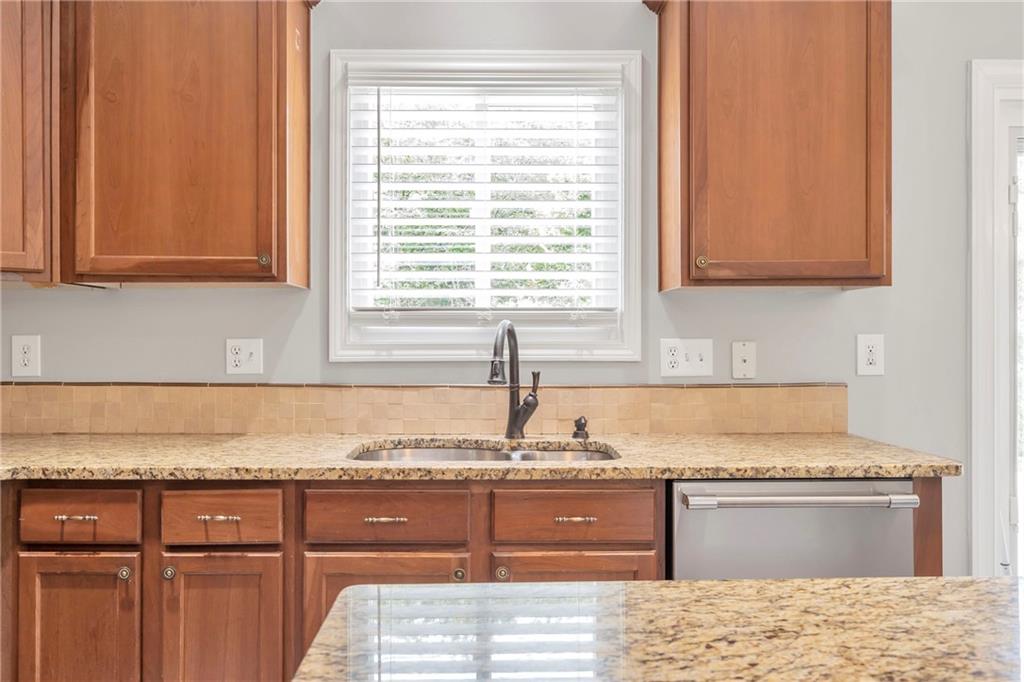 Canton, Georgia, 30115, United States, 5 Bedrooms Bedrooms, ,4 BathroomsBathrooms,Residential,For Sale,1882662