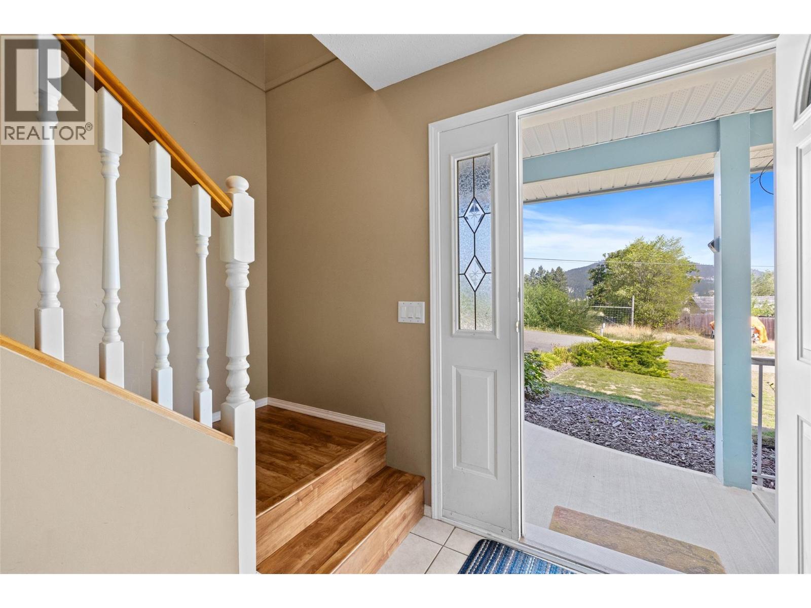 LAKE COUNTRY, British Columbia, V4V 1J1, CA, 5 Bedrooms Bedrooms, ,3 BathroomsBathrooms,Residential,For Sale,1950737