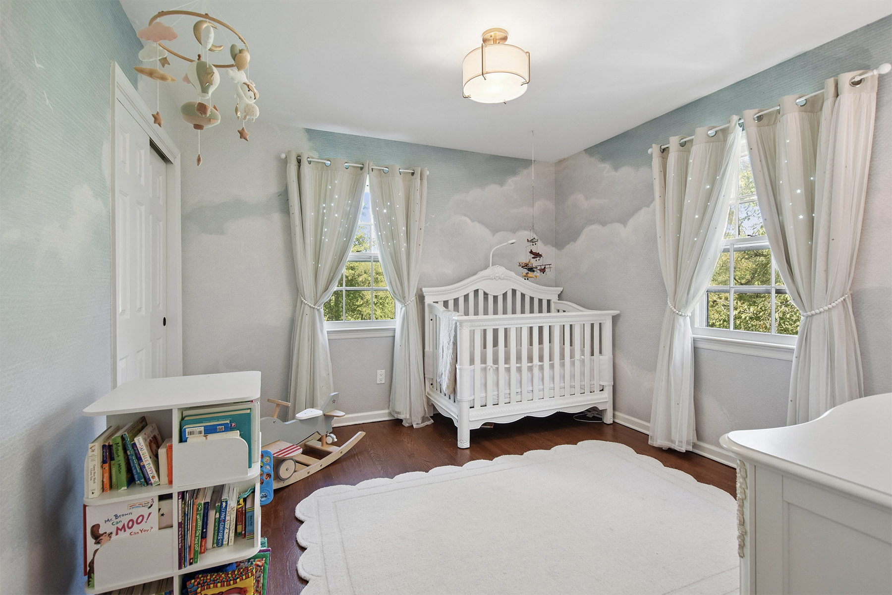  Immaculate Custom Colonial Located on a Traditional Country Setting - 物件實景