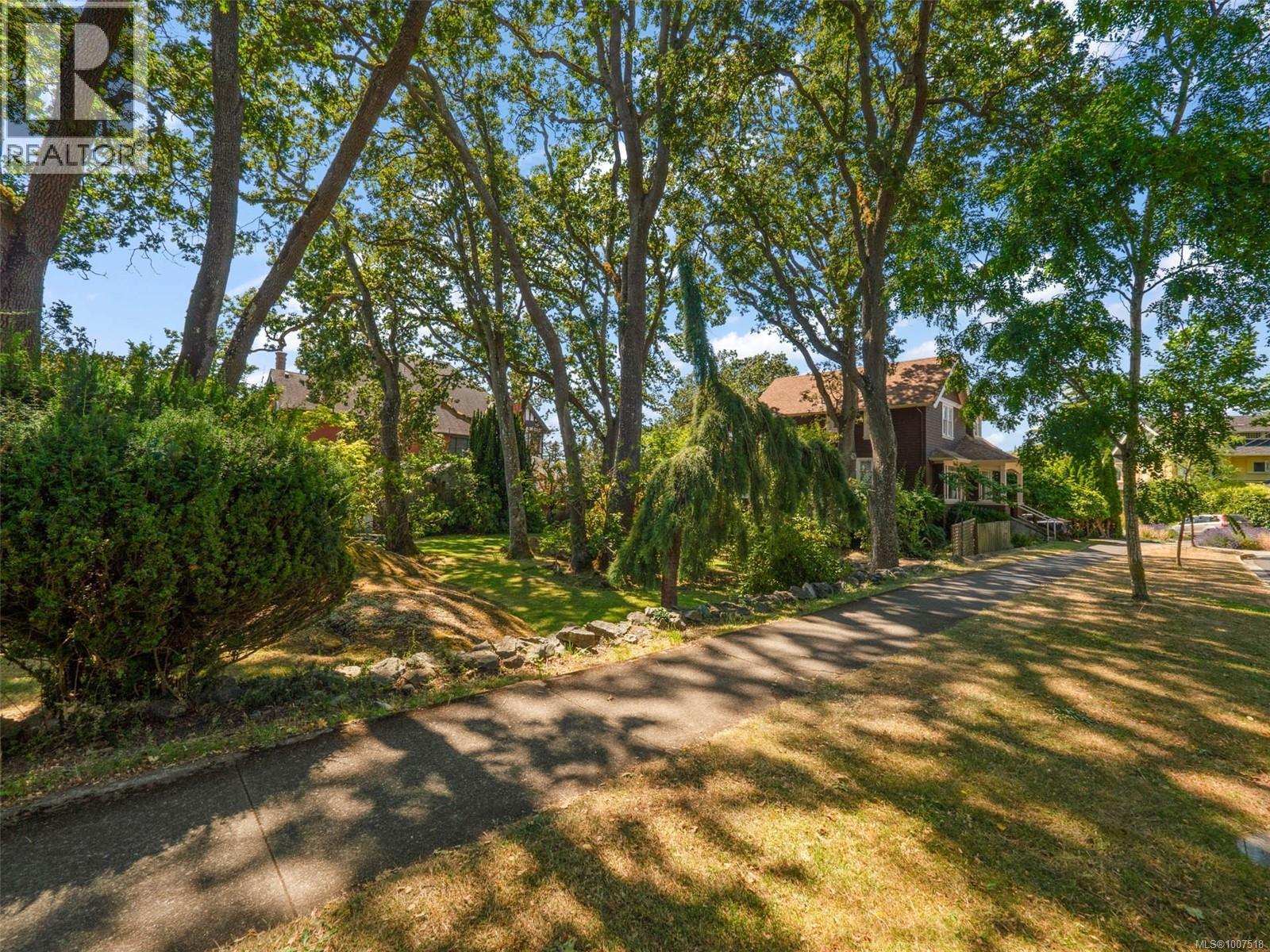 VICTORIA, British Columbia, V8S 2A6, CA, 4 Bedrooms Bedrooms, ,3 BathroomsBathrooms,Residential,For Sale,1947245