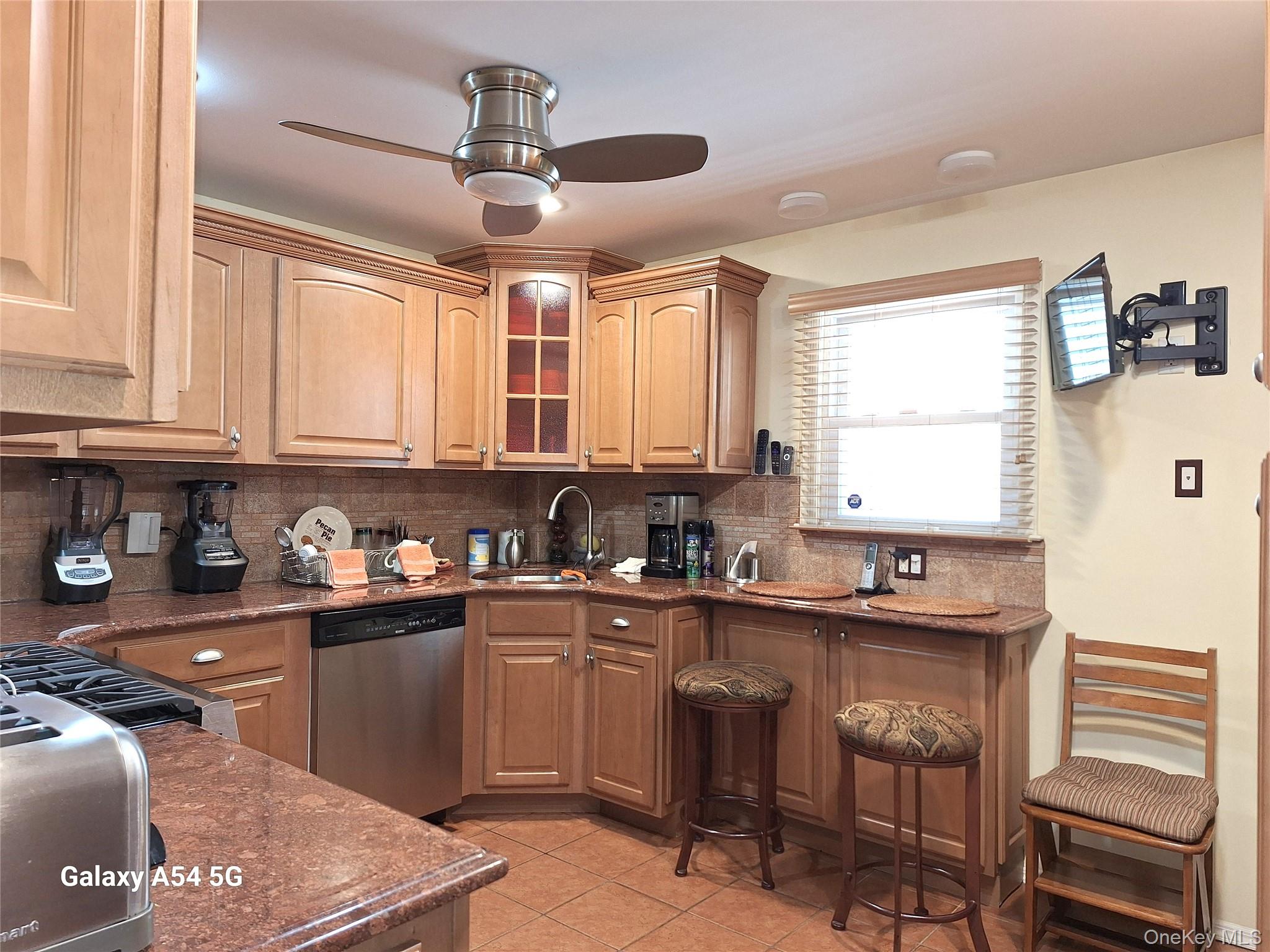 Woodhaven, New York, 11421, United States, 4 Bedrooms Bedrooms, ,2 BathroomsBathrooms,Residential,For Sale,2048228
