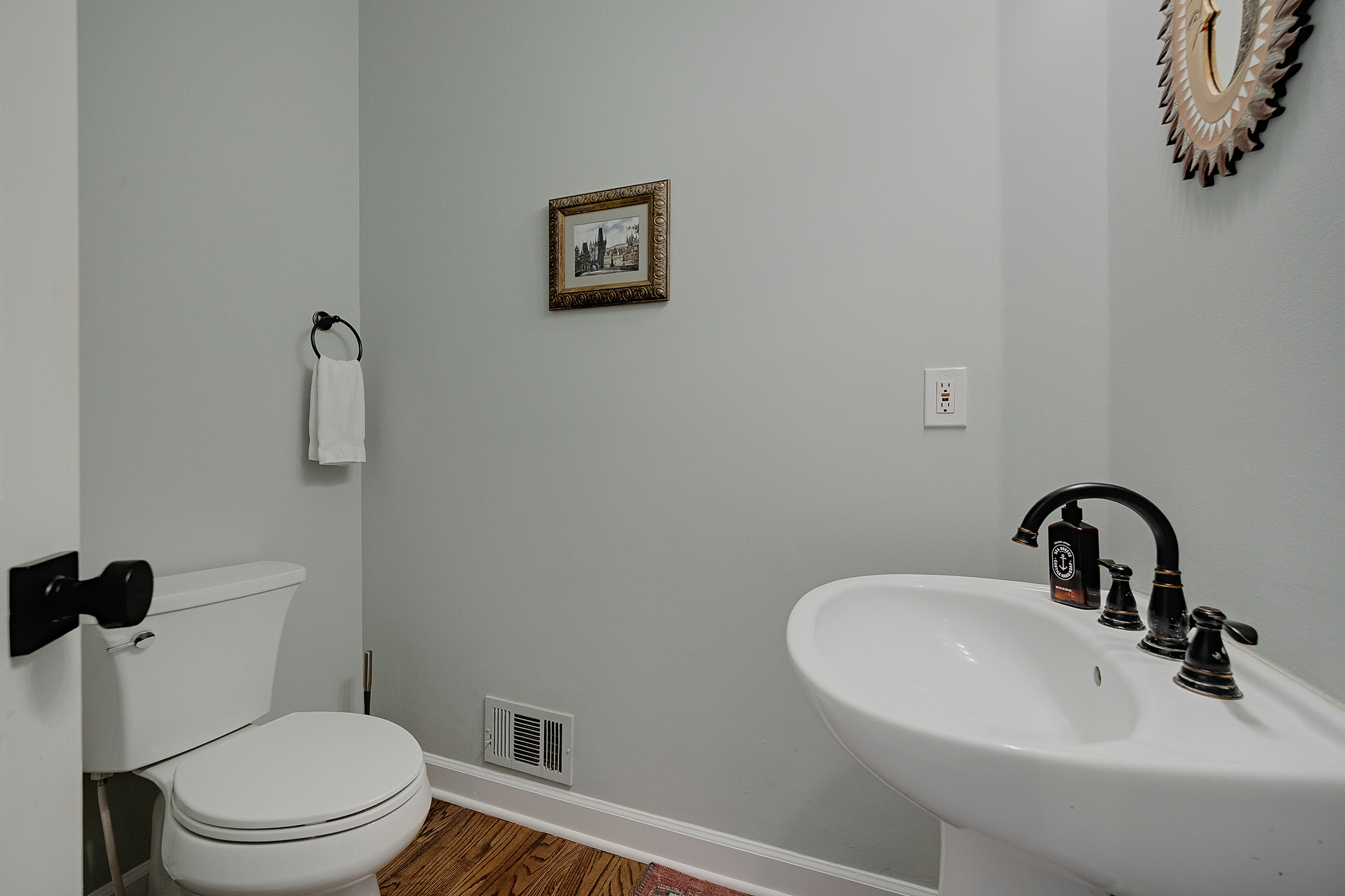  Beautifully Updated and Well Maintained Home in the Heart of East Cobb - 物件實景