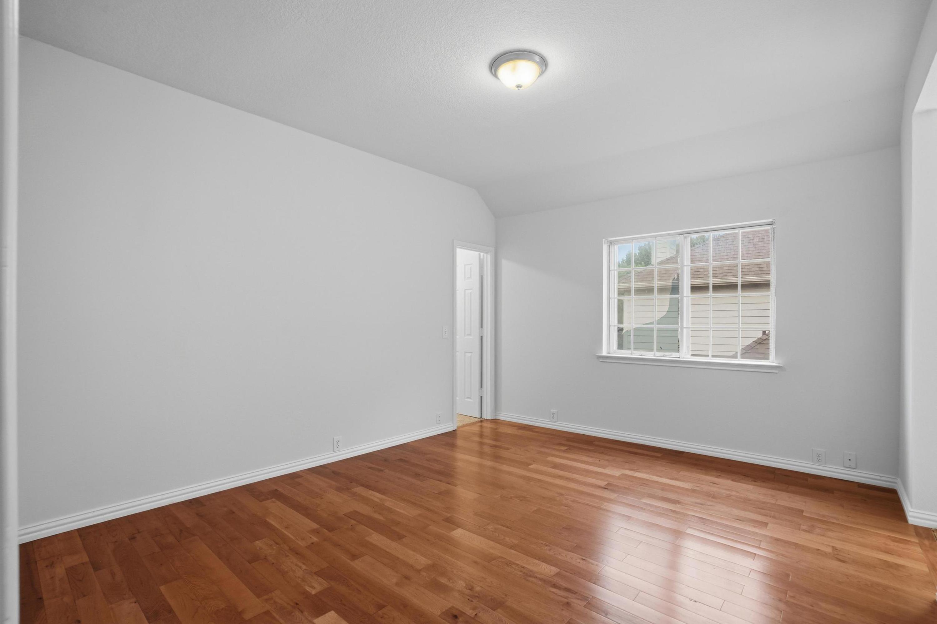  5/2.2 Home with Pool in Plano - 物件實景