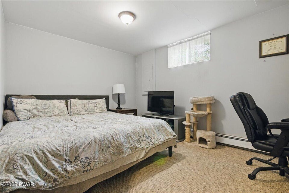 Milford, Pennsylvania, 18337, United States, 3 Bedrooms Bedrooms, ,2 BathroomsBathrooms,Residential,For Sale,1936970