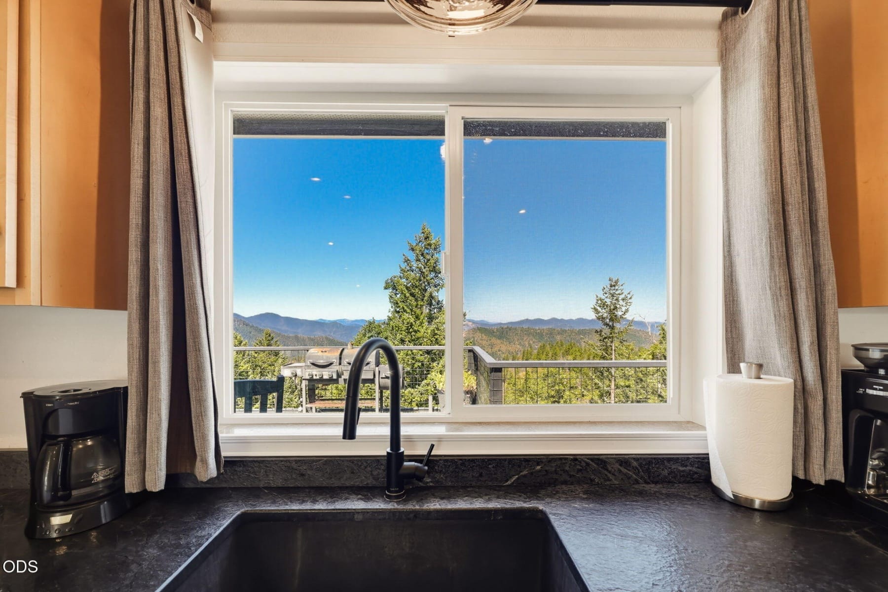  7036 Griffin Lane Jacksonville, OR 97530 - 物件實景