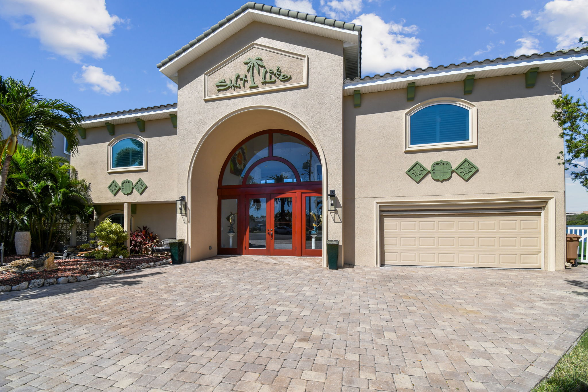 Madeira Beach, Florida, 33708, United States, 6 Bedrooms Bedrooms, ,6 BathroomsBathrooms,Residential,For Sale,1975666