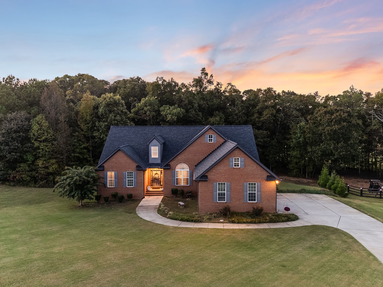 Whitesburg, Georgia, 30185, United States, 4 Bedrooms Bedrooms, ,3 BathroomsBathrooms,Residential,For Sale,1977664