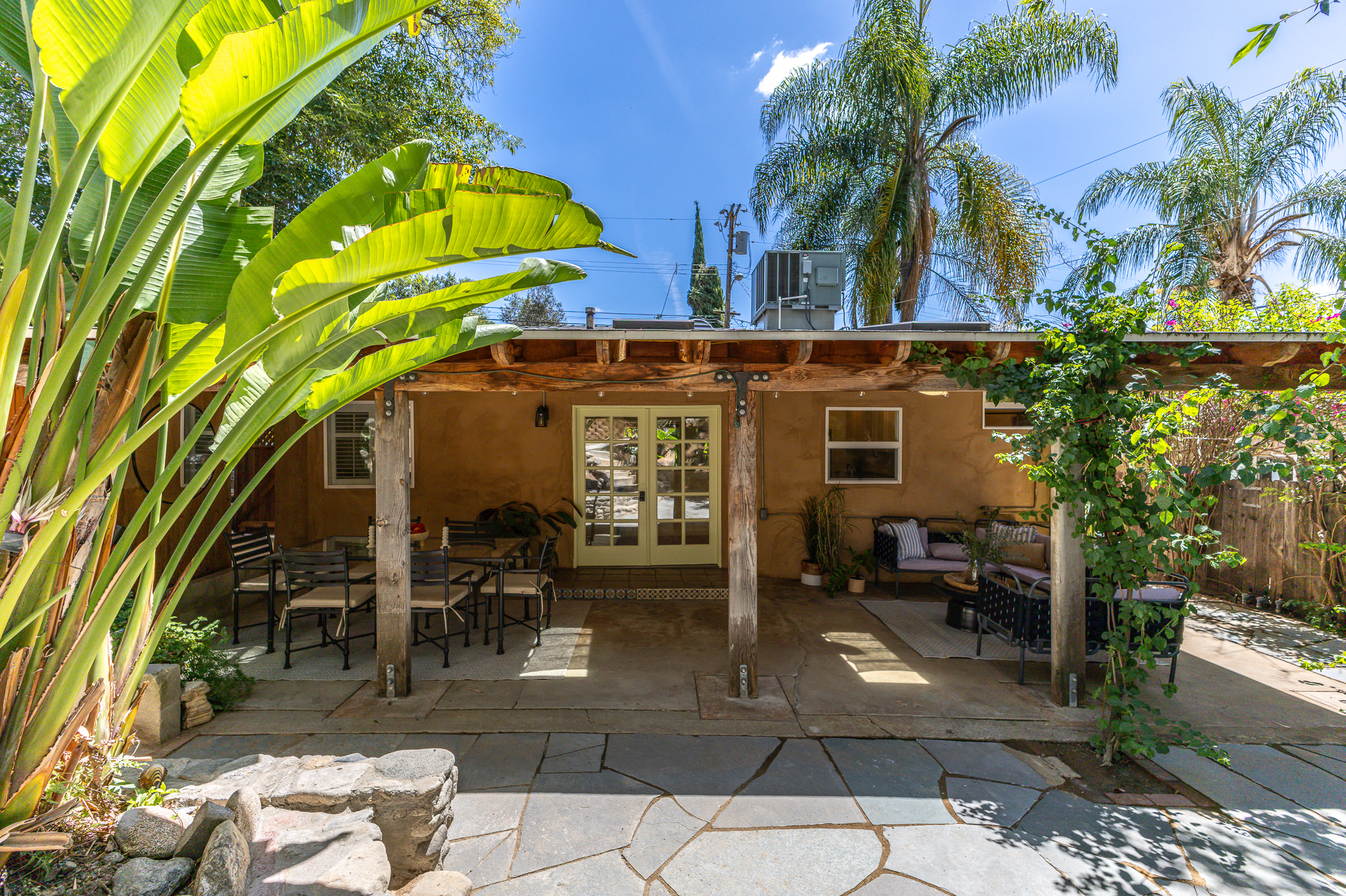  927 Pine Grove Ave - 物件實景