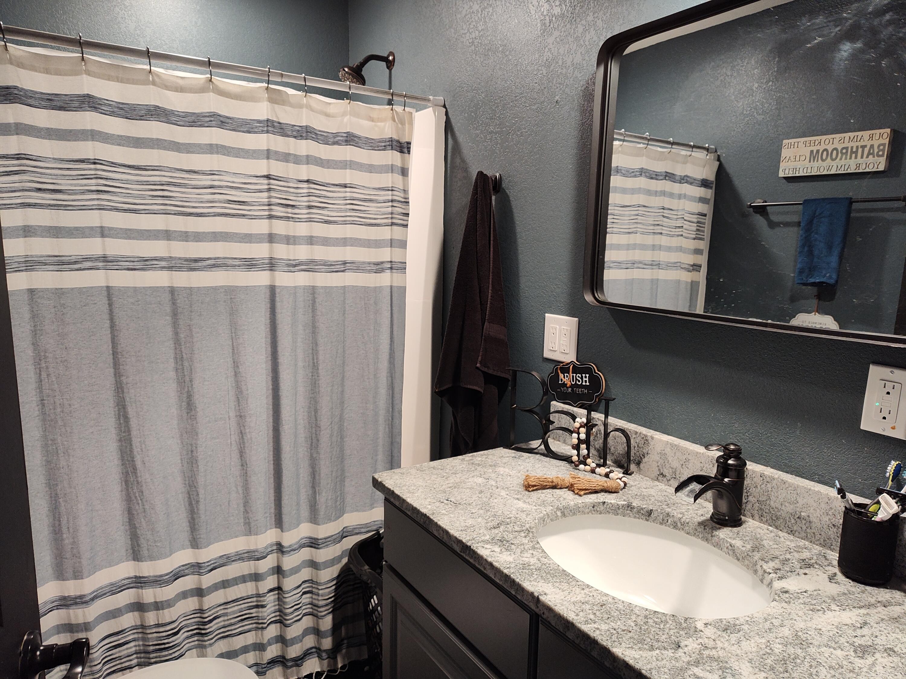 Bolivar, Missouri, 65613, United States, 2 Bedrooms Bedrooms, ,3 BathroomsBathrooms,Residential,For Sale,1975211