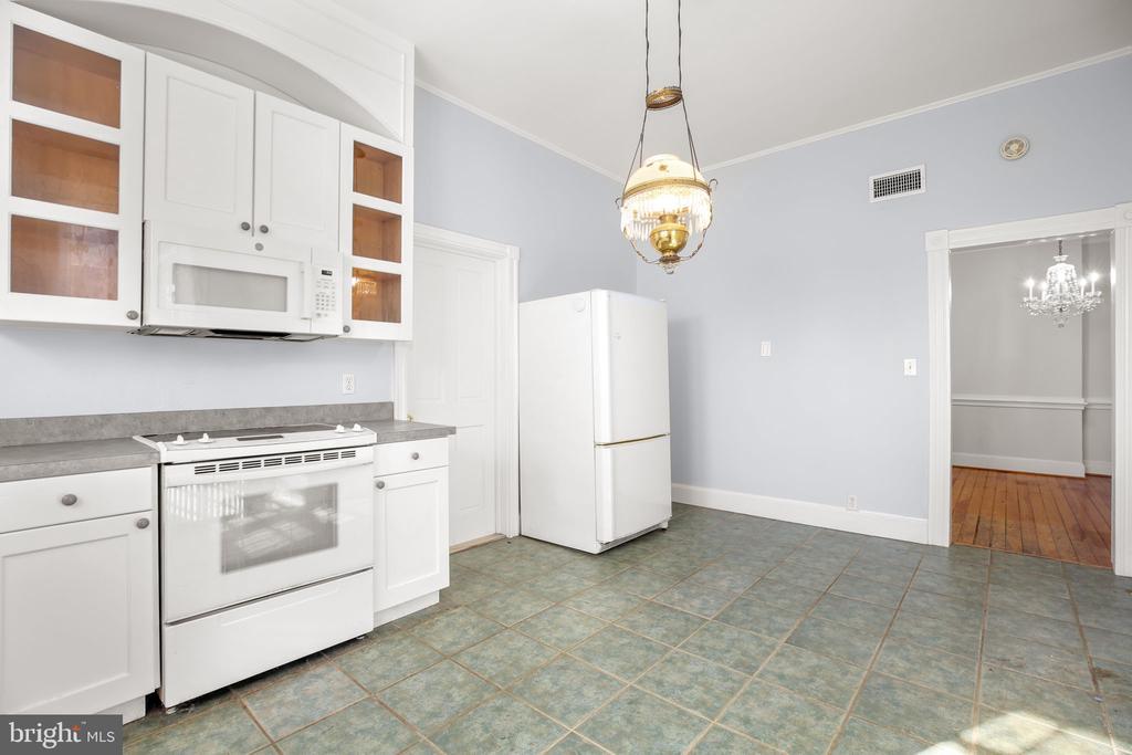 Fredericksburg, Virginia, 22401, United States, 4 Bedrooms Bedrooms, ,2 BathroomsBathrooms,Residential,For Sale,2001681