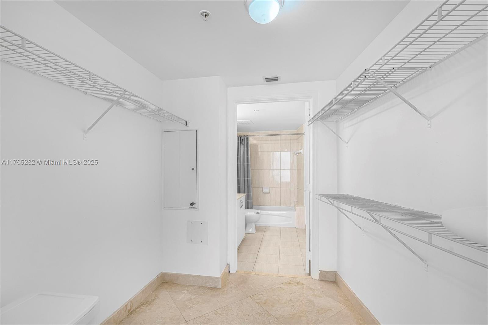 Miami, Florida, 33132, United States, 2 Bedrooms Bedrooms, ,2 BathroomsBathrooms,Residential,For Sale,1739063