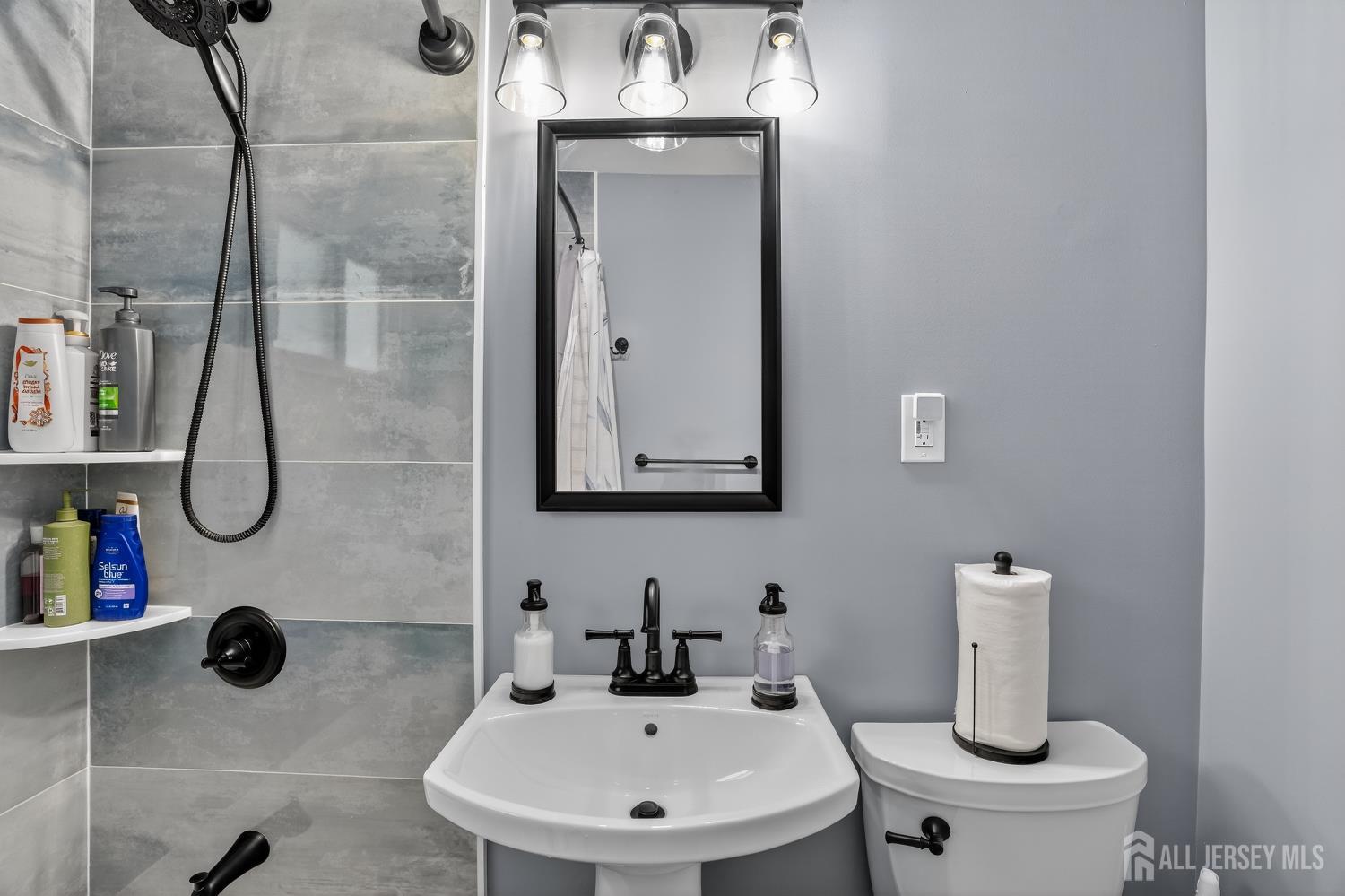 Old Bridge, New Jersey, 08857, United States, 4 Bedrooms Bedrooms, ,2 BathroomsBathrooms,Residential,For Sale,1983904