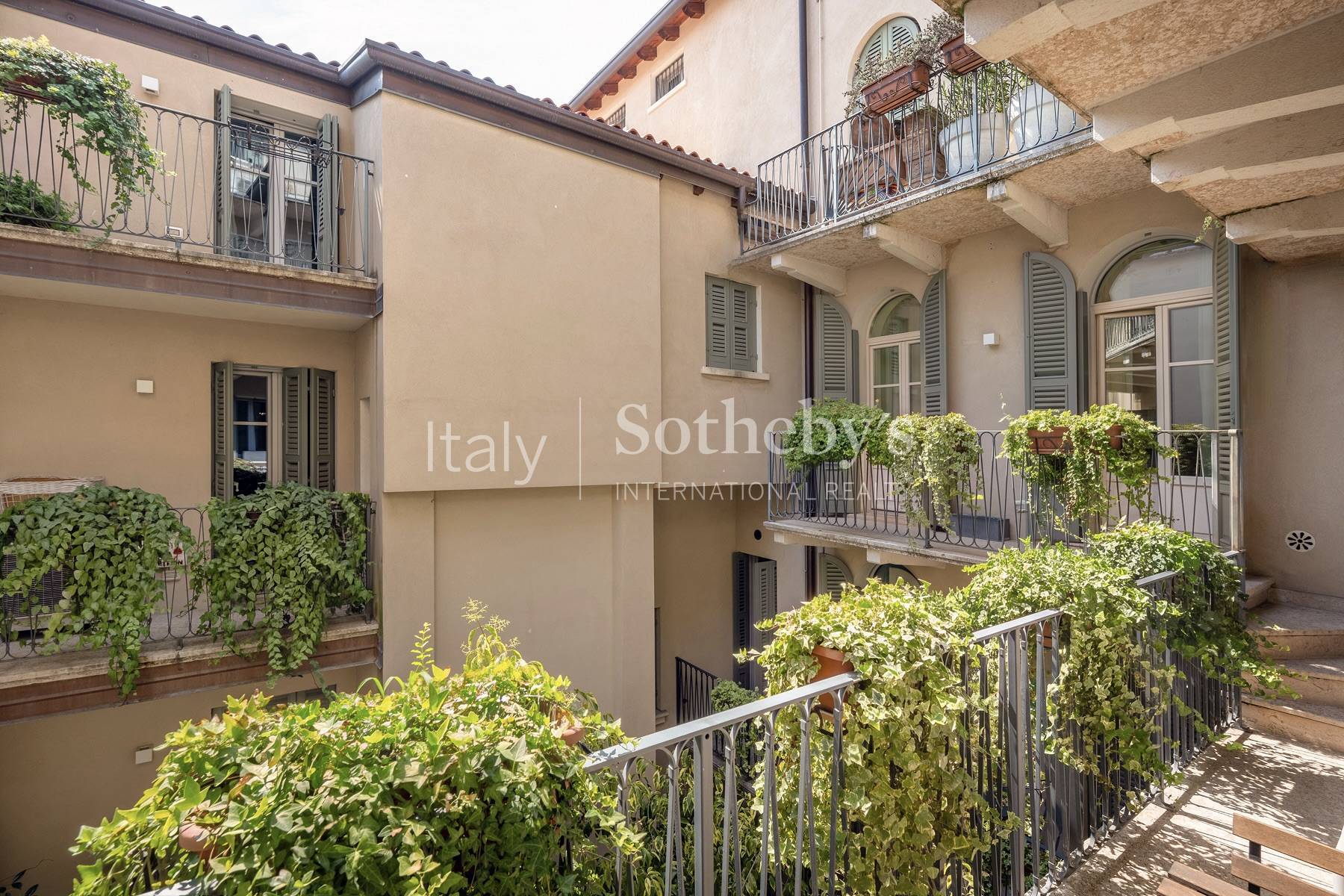  Elegant apartment with spacious balconies between the Arena and San Zeno - 物件實景
