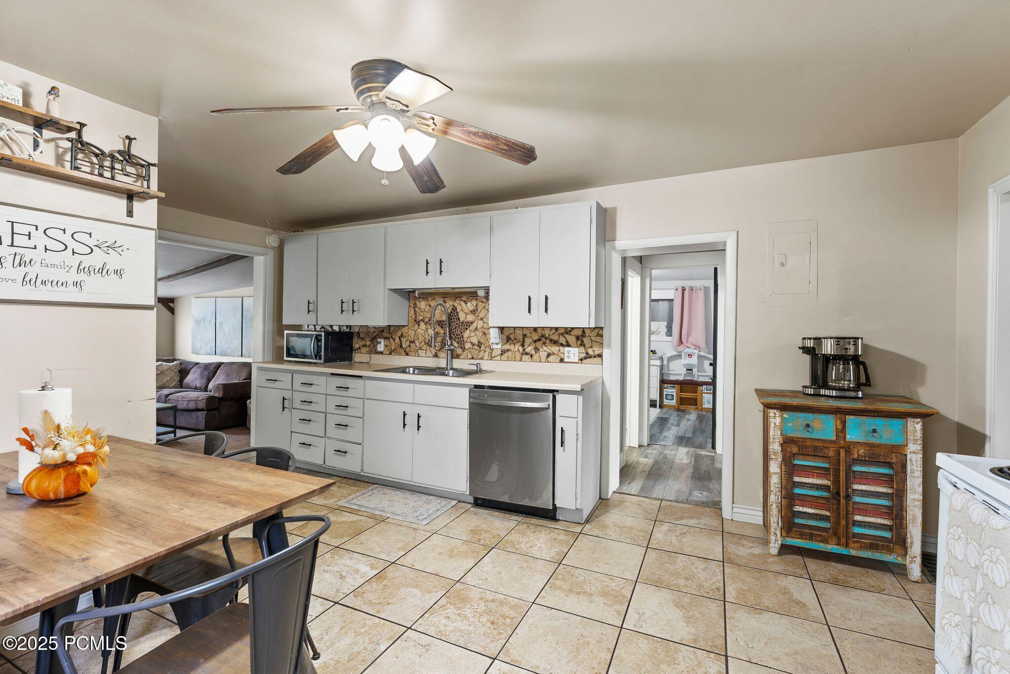 Heber City, Utah, 84032, United States, 3 Bedrooms Bedrooms, ,1 BathroomBathrooms,Residential,For Sale,1989612