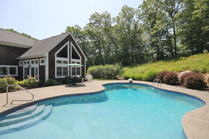 East Greenwich, Rhode Island, 02818, United States, 5 Bedrooms Bedrooms, ,7 BathroomsBathrooms,Residential,For Sale,1940425