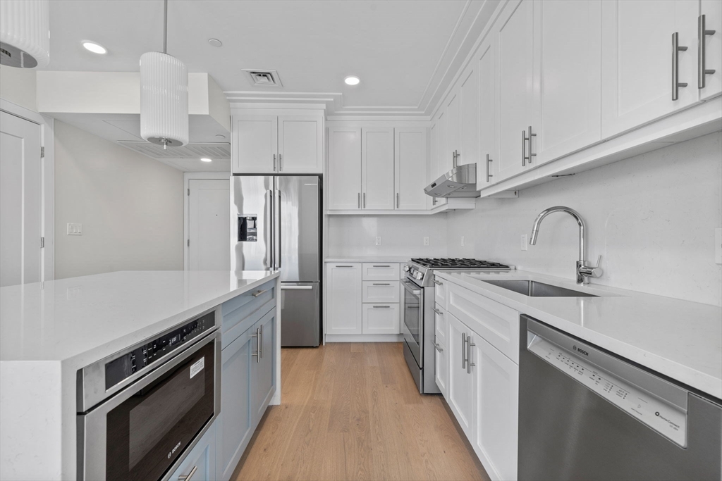 Boston, Massachusetts, 02128, United States, 2 Bedrooms Bedrooms, ,2 BathroomsBathrooms,Residential,For Sale,1942653