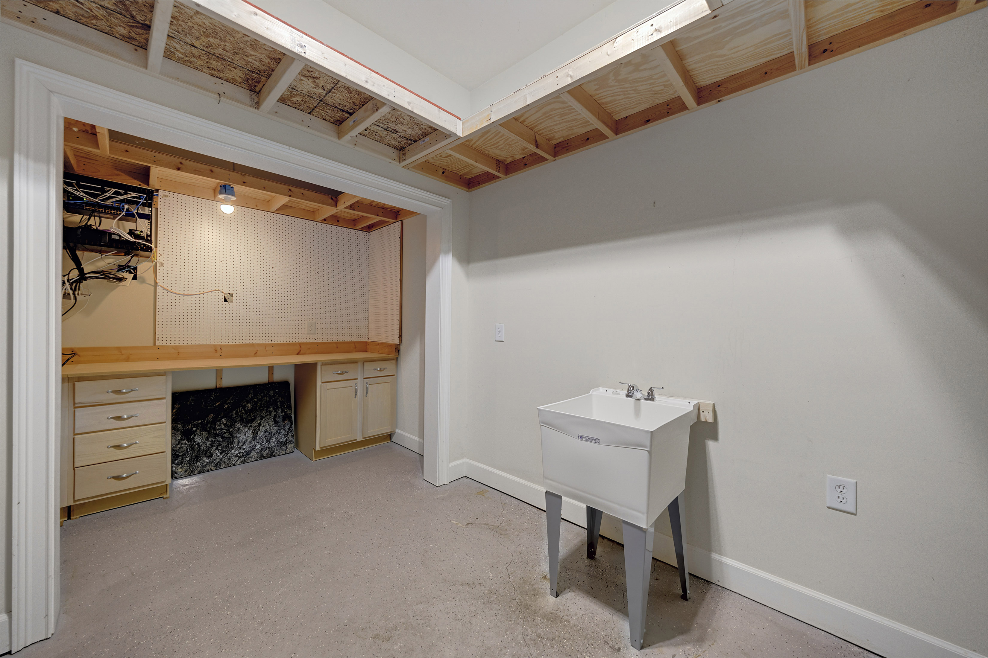  Sandy Springs Townhome Lives Like a Single Family Residence - 物件實景